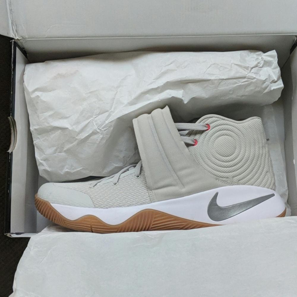 Nike Kyrie 2 Sneaker